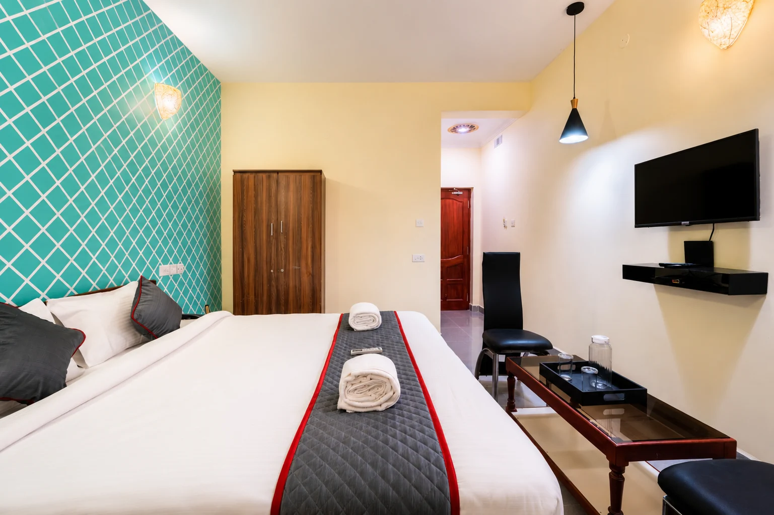 Modern & Luxury Deluxe Room - Hotel Sornalaxmi, Puducherry